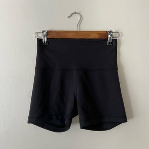 Lululemon Wunder Train High Rise Short 4”